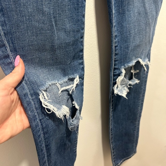 PARADISE MINE by ARITZIA jeans, low rise skinny, size 24, ripped knees - Picture 3 of 10